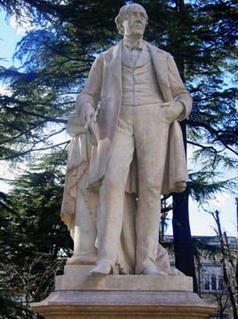 Fig. 1 - Monumento a Laurent Cerise ad Aosta